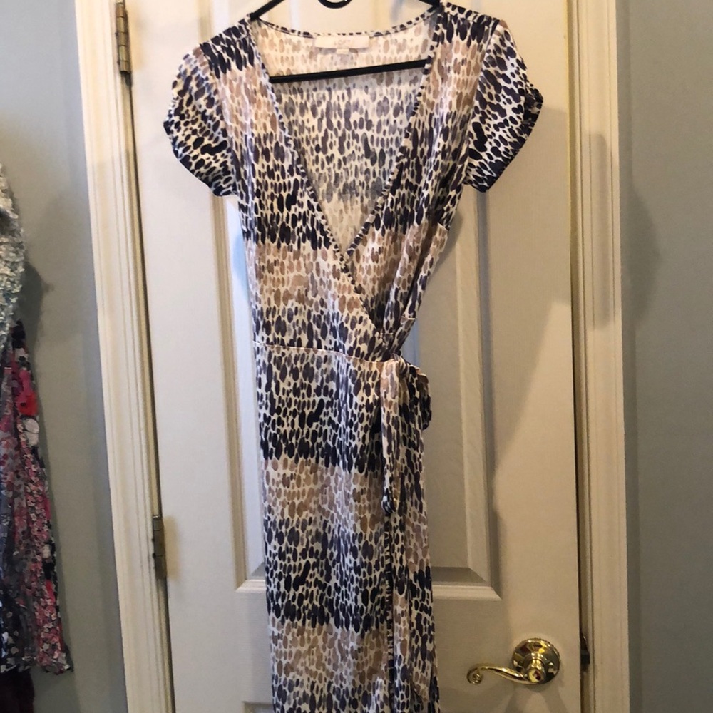 LOFT wrap dress blue and cream print size XS